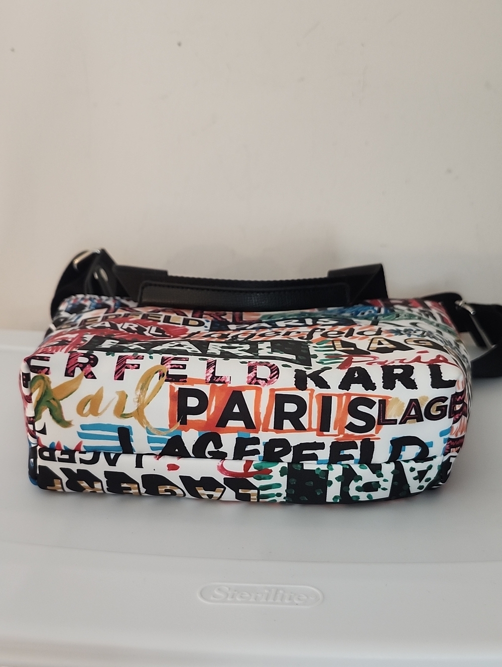 Karl Lagerfeld Paris Amour Crossbody w/Free Michael Kors Card Holder/Wallet - Picture 8 of 16